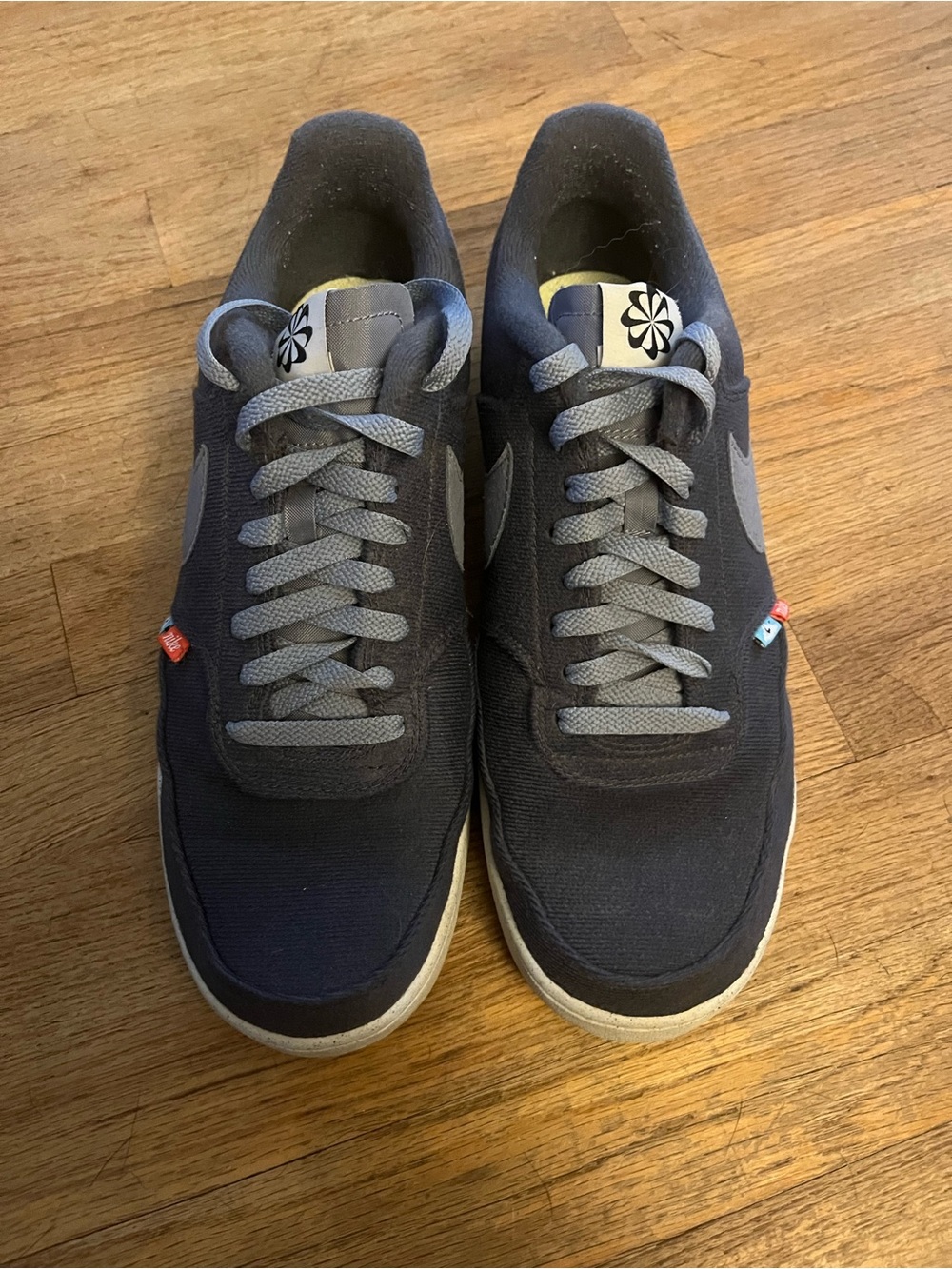 Nike Men’s blue Low-Top Sneakers - Picture 2 of 6